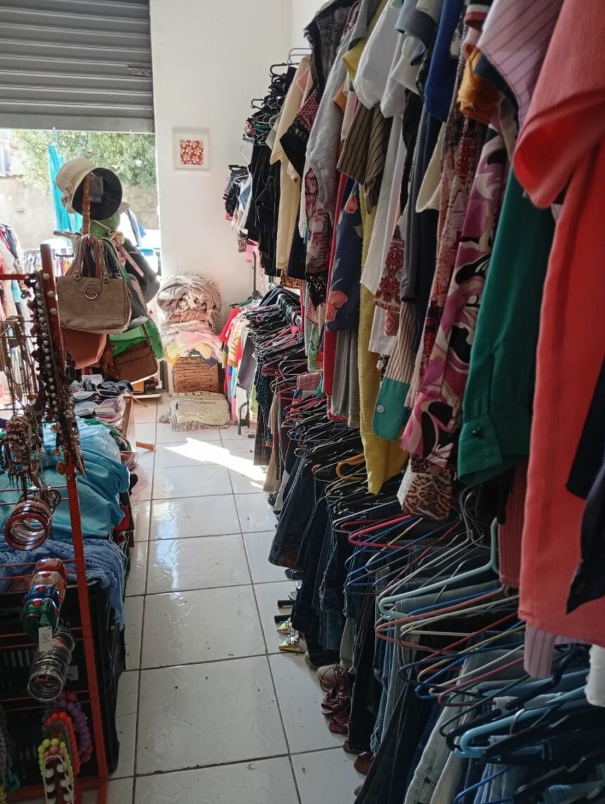 Bazar Solidário Mãos que Acolhem: Moda que Transforma Vidas!